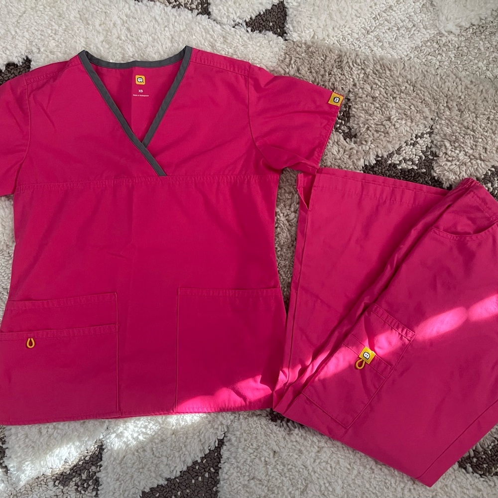 WonderWink Pink Scrub Set